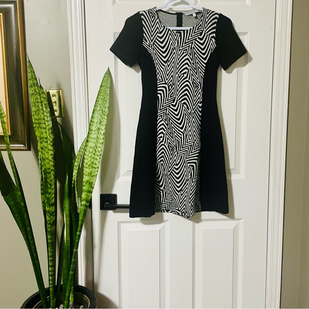 La Fée Maraboutée Black Dress with Black and White Print in the Middle. Size 1